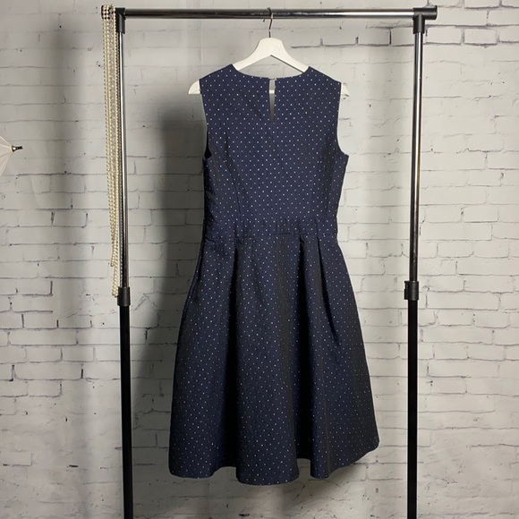 Basic Model Sleeveless Dress for Women - Picture 2 of 5